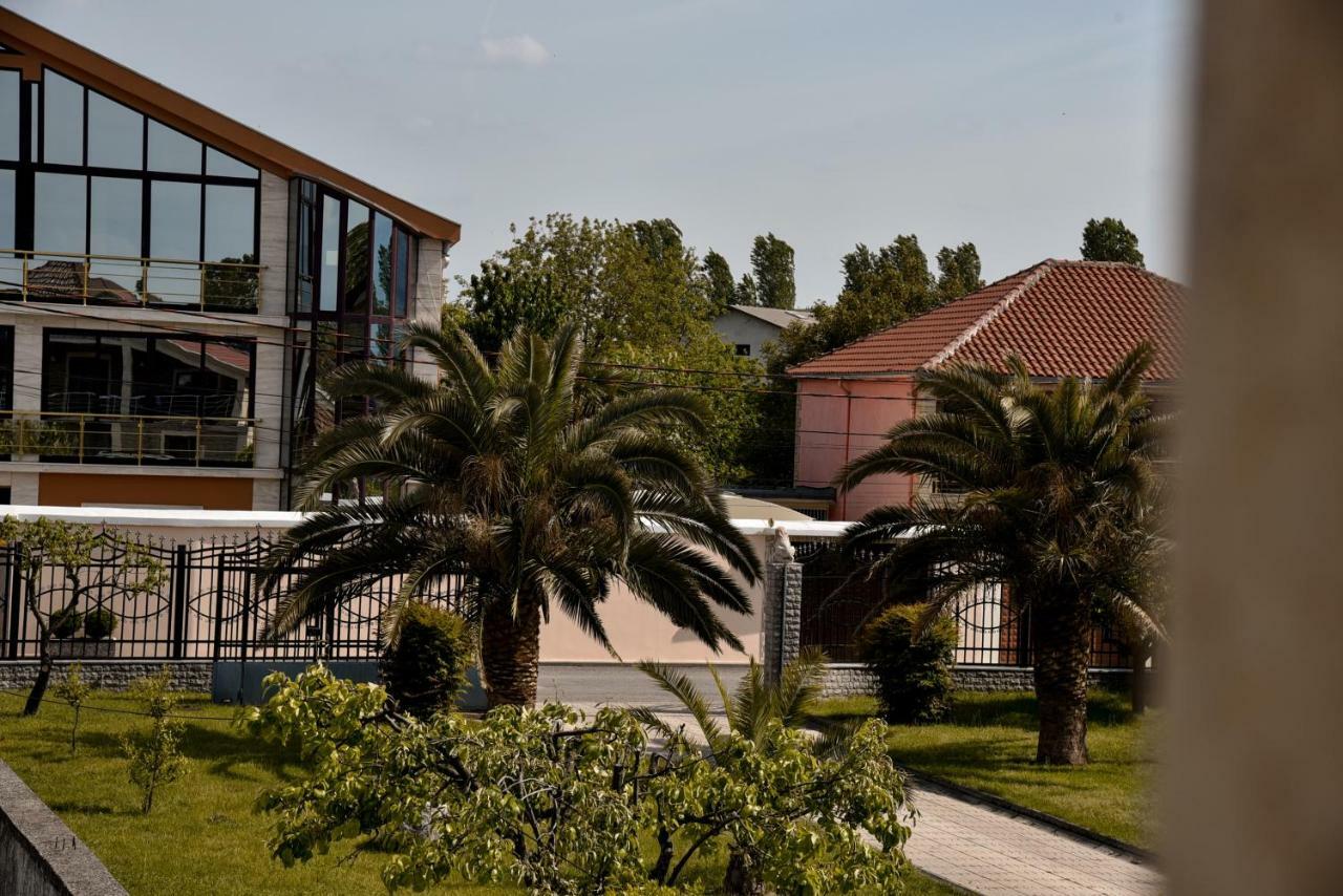 Villa Garden Shkodra Exterior photo